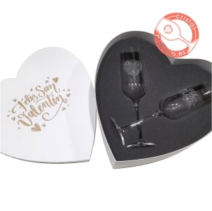 Estuche corazón personalizado con pareja copas cava grabadas